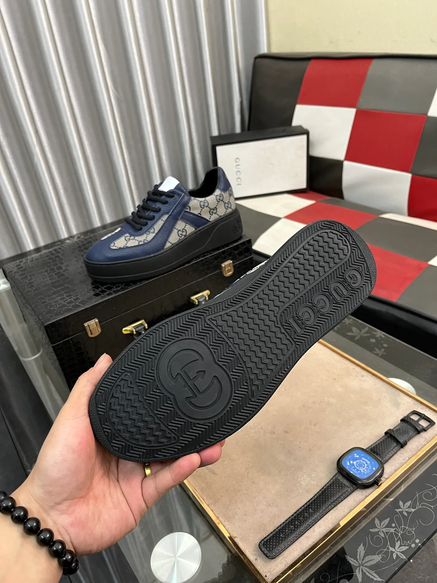 Men's shoes💰420⌚️⌚️[GUCCI] Gucci men's casual shoes are absolutely popular🔥The ultimate matching item for trendy men! The charm of super texture is irresistible, the main recommendation, the flower leather color is bright! The upper is made of high-quality cowhide with branded fabrics, pigskin lining for the feet, and wear-resistant rubber sole, which is noble and elegant! Extremely comfortable🎁🎁You can be as handsome as you want💪 38-443️⃣colors available